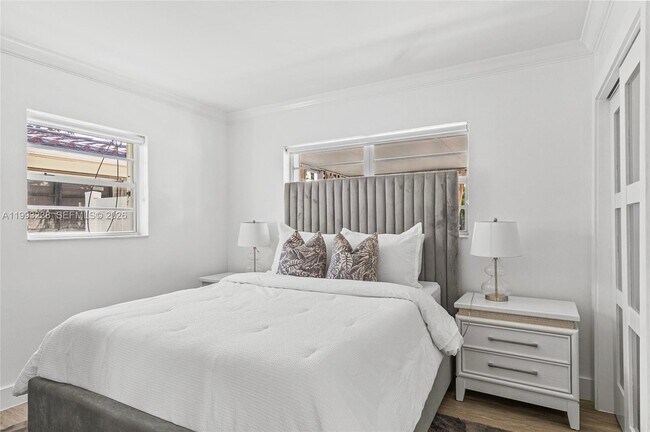 Building Photo - 2207 NE 16th Ave