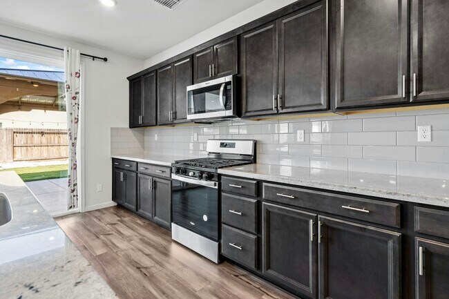 Building Photo - 1835 Shima Ave