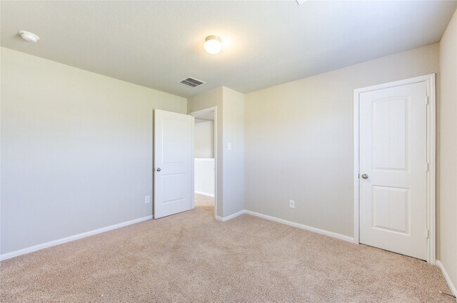 Building Photo - 2534 Sturgeon Wy
