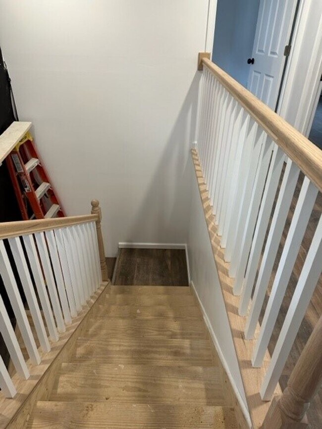 Building Photo - 129 E Market St