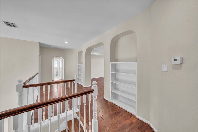 Building Photo - 1423 Meadow Lakes Dr