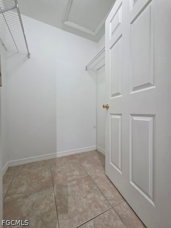 Building Photo - 4836 Golfview Blvd