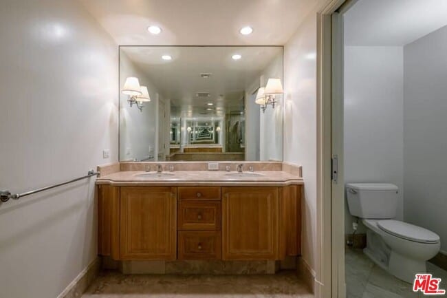 Building Photo - 701 Ocean Ave