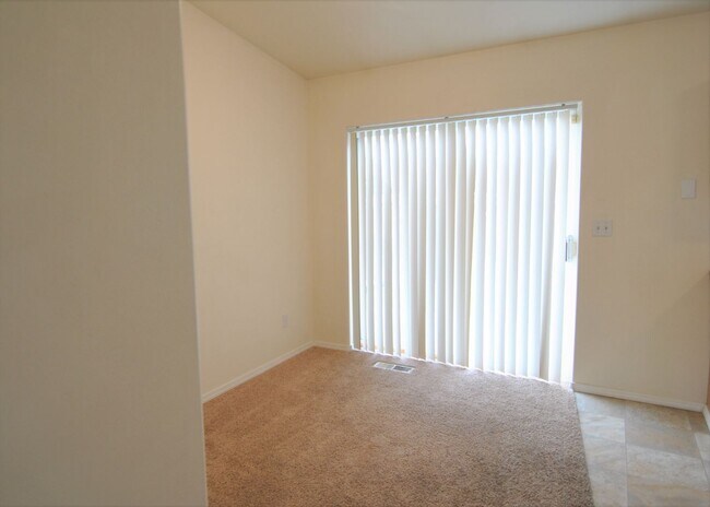 Building Photo - 1386 Brown St
