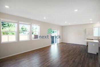 Building Photo - 4 Bed and 2.5 Bath Single-family Home Available for Rent!