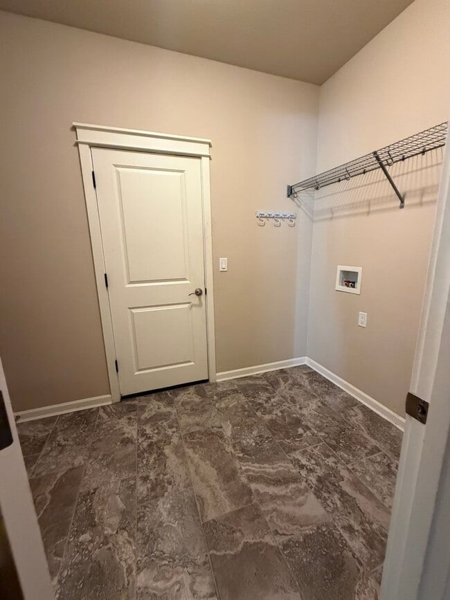 Building Photo - 3622 Birddog Dr