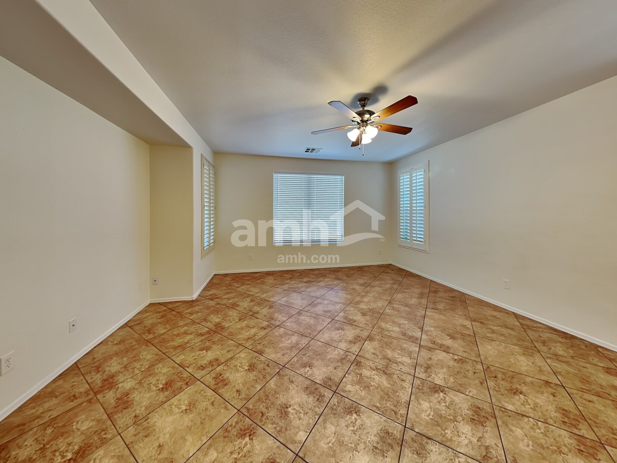 Building Photo - 6211 S Pearl Dr