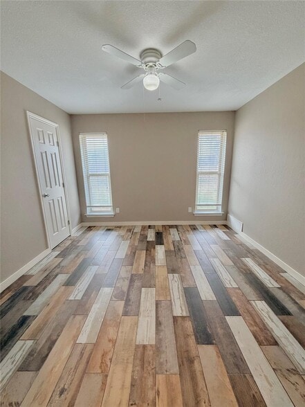 Building Photo - 228 Prairie View Ln