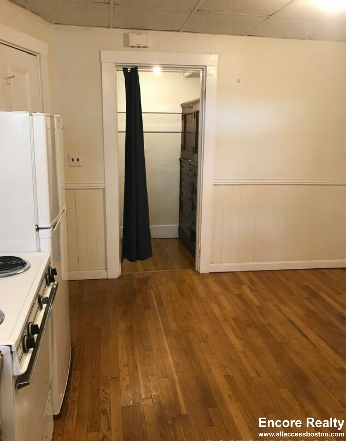 Building Photo - 533 Newbury St