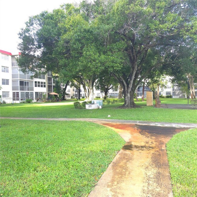 Building Photo - 3000 NW 48th Terrace