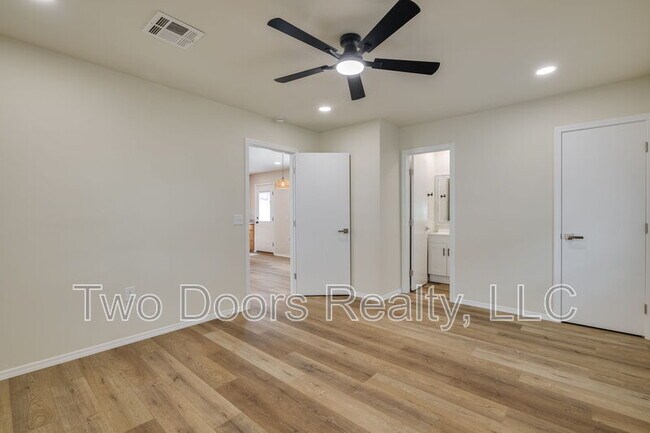 Building Photo - 2416 NW 40th St