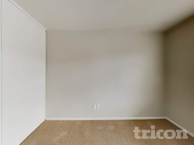 Building Photo - 7711 Mariner Cove Dr