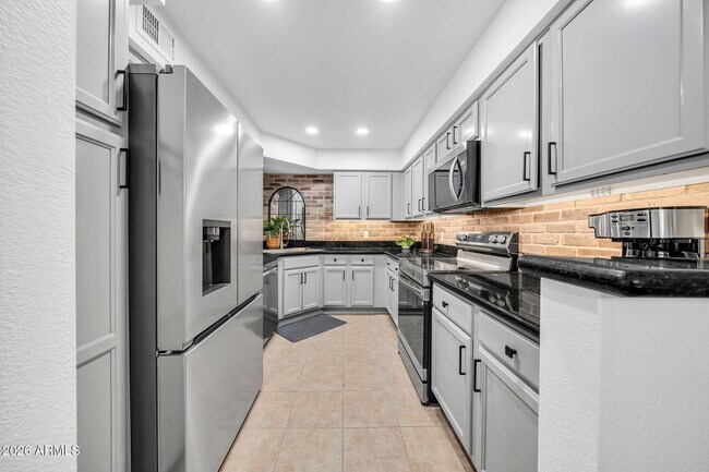 Building Photo - 8787 E Mountain View Rd