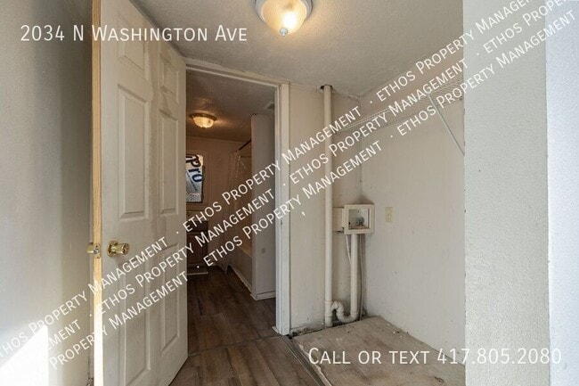 Building Photo - 2034 N Washington Ave