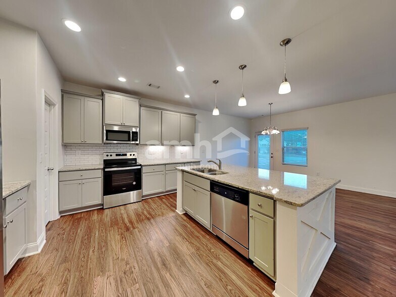 Building Photo - 460 Omnia Ridge Way