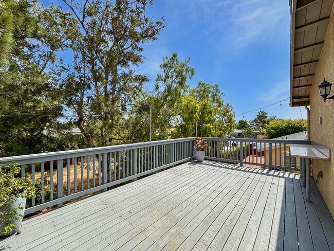 Building Photo - Stunning 1BA Studio in North Park w/ Priva...