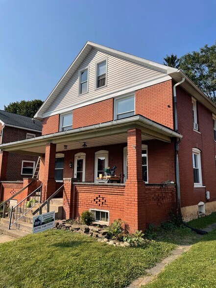 Front - 721 E Main St