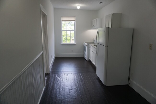 Building Photo - 2BR/1BA Downtown Wilmington Near Brooklyn ...