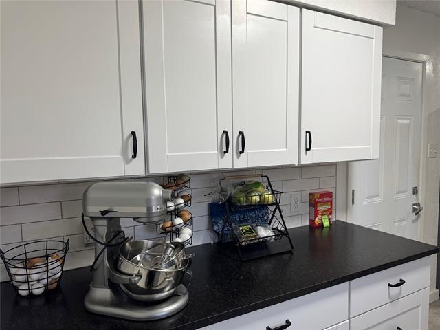 Building Photo - 2342 Westwood Dr