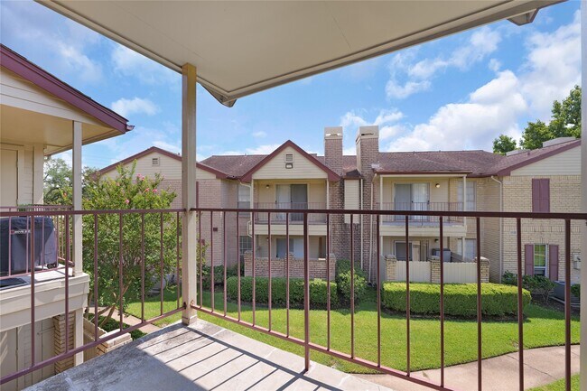 Building Photo - 2120 El Paseo St