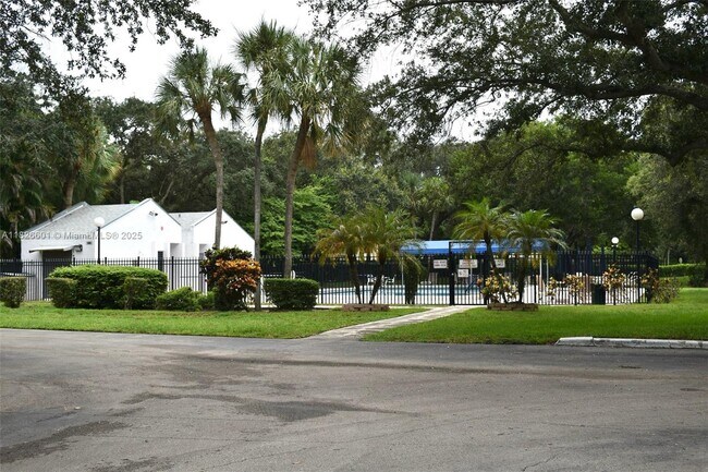 Building Photo - 4459 Carambola Cir S