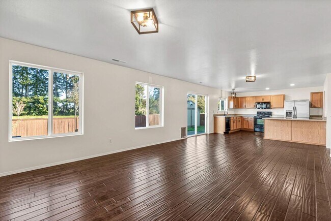 Building Photo - Updated and Spacious 3 Bed Yelm Rental!