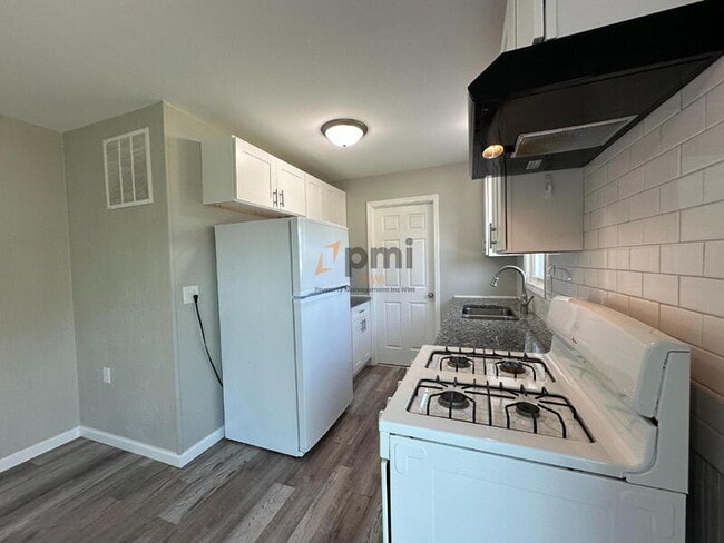 Building Photo - 375 Cherryfield Dr