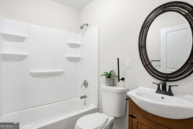 Building Photo - 310 Patterson Ave SE