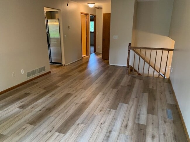 Building Photo - Nice 4 Bedroom 2 Bathroom house in Hudson