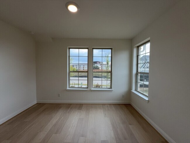 Building Photo - 2463 Bussey Dr