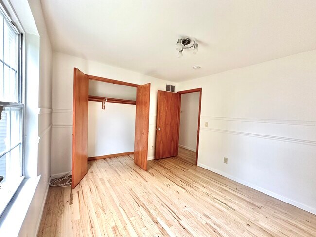 Building Photo - 47 Jewett Ave
