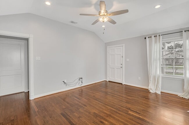 Building Photo - 1004 Lawrence St