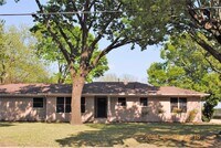 Building Photo - 620 S Dallas Ave