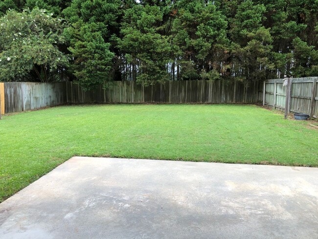 Building Photo - Windsor Garden Subdivision...