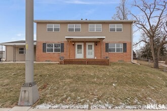 Building Photo - 2022 W Glen Ave