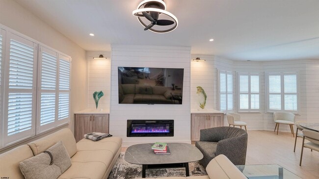 Building Photo - 6223 Winchester Ave