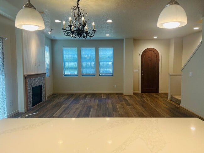 Building Photo - Charming Tudor in Edgewater on The Tualatin