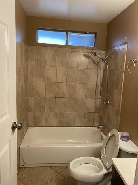 Building Photo - 16510 Lakeshore Dr