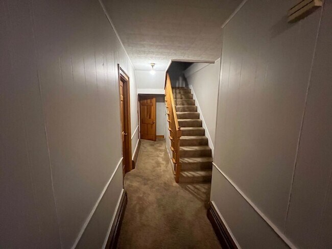 Building Photo - $1,500 Farmhouse Etters for Rent 4 bedroom...