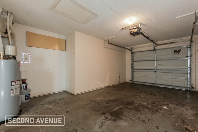 Building Photo - 3809 Pinedale St