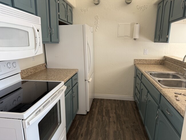 Building Photo - 4310 W Main St