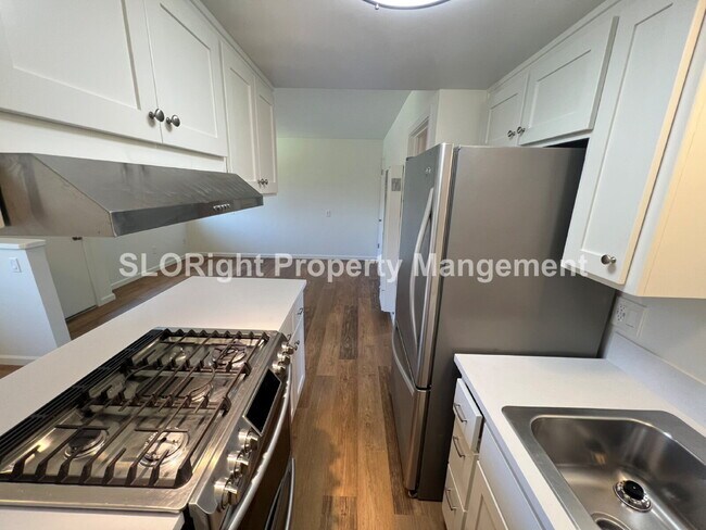 Building Photo - AVAILABLE JUNE - 1 Bedroom / 1 Bathroom Condo in Los Osos