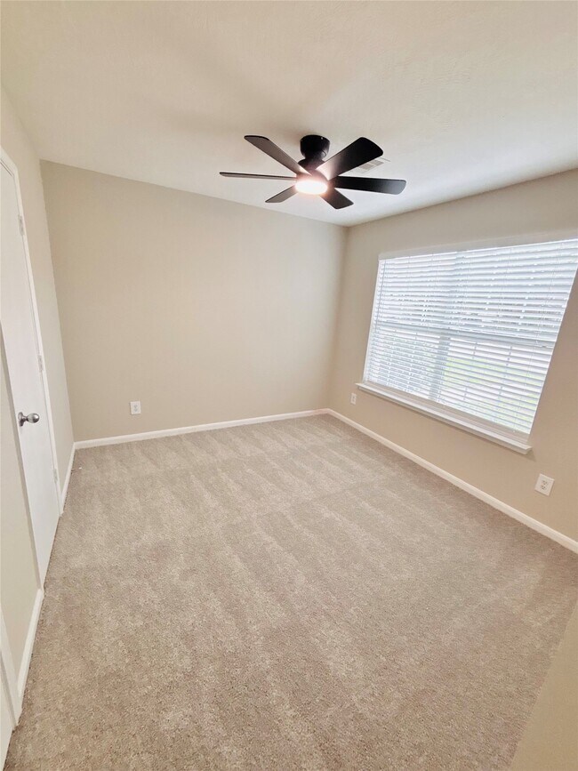 Building Photo - 8134 Sanders Forest Ct
