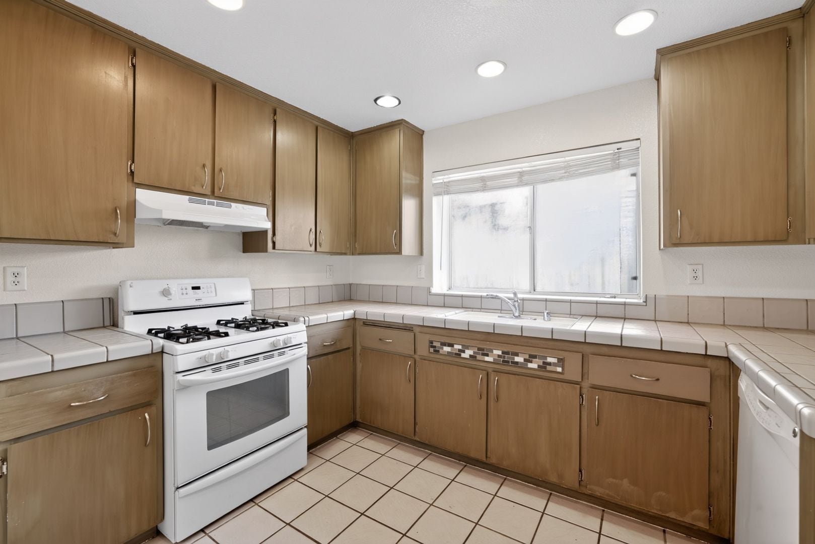 Building Photo - 1736 Richard Ct