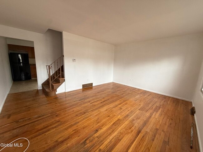 Building Photo - 5 Dowling Rd