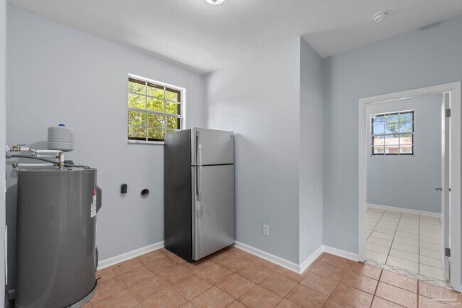 Building Photo - 7468 Brightwood St