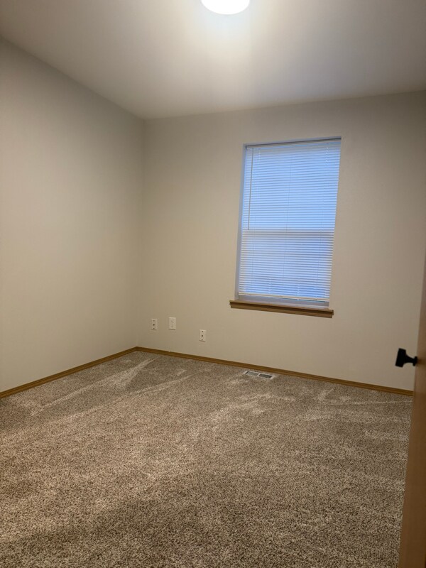 Building Photo - 7104 SE Kansas St