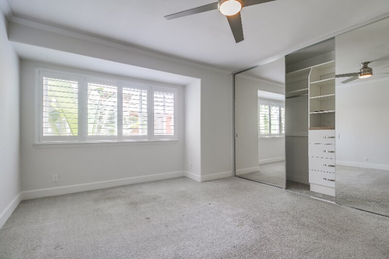 Building Photo - 8509 Villa La Jolla Dr