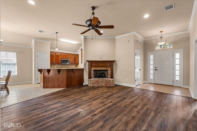 Building Photo - 126 Satinwood Cir