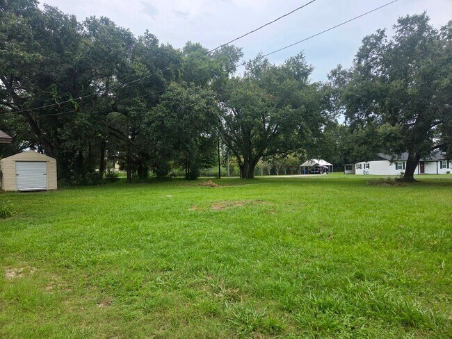 Building Photo - 3330 Dale Dr